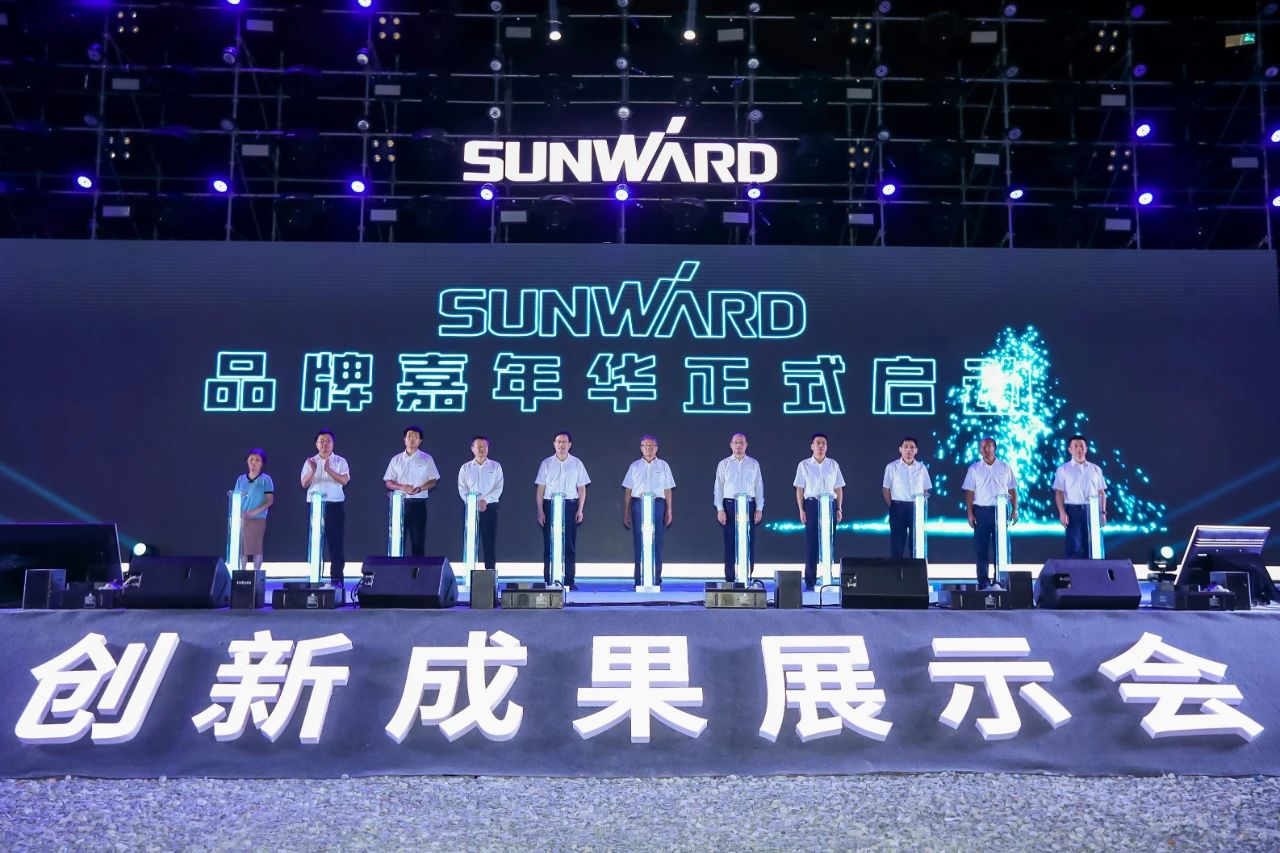 逛展超热闹！ezweb易利娱乐平台智能效果展示会高能名时势来袭