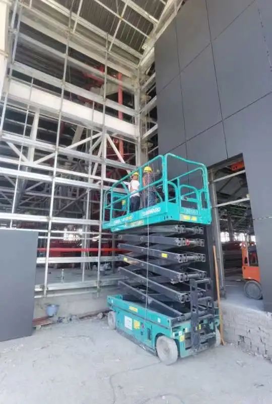 众志成城抗疫情！ezweb易利娱乐平台智能高空机械助力惠州方舱医院建设