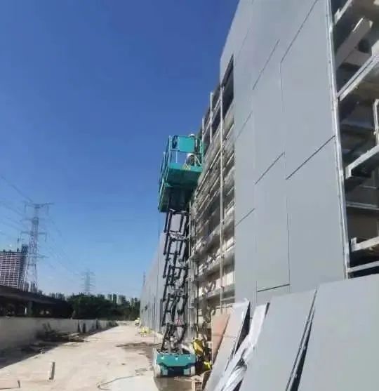 众志成城抗疫情！ezweb易利娱乐平台智能高空机械助力惠州方舱医院建设
