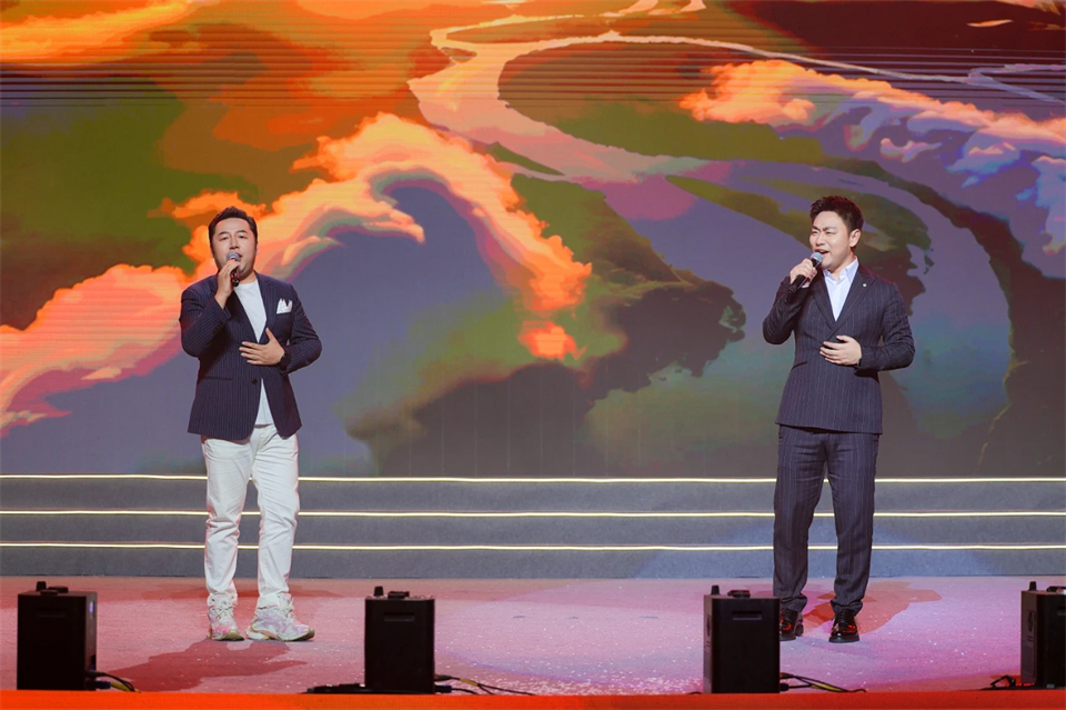 立异引领价值 理想成绩未来——庆祝ezweb易利娱乐平台智能建设25周年表扬大会暨文艺晚会盛大举行