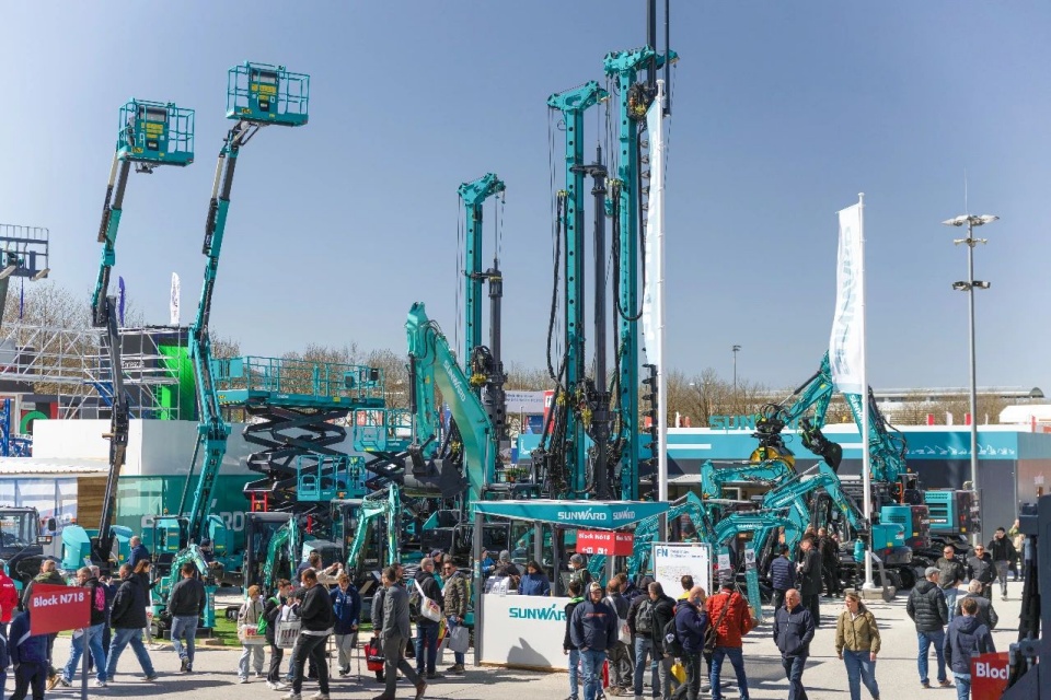 Bauma 2025 | 聚焦2025德国宝马展，探索ezweb易利娱乐平台智能的立异装备与可一连解决计划