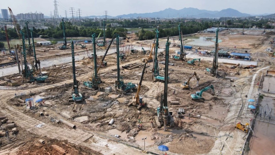近20台“ezweb易利娱乐平台绿”装备实力集结，助力广佛西环工程建设跑出“加速率”