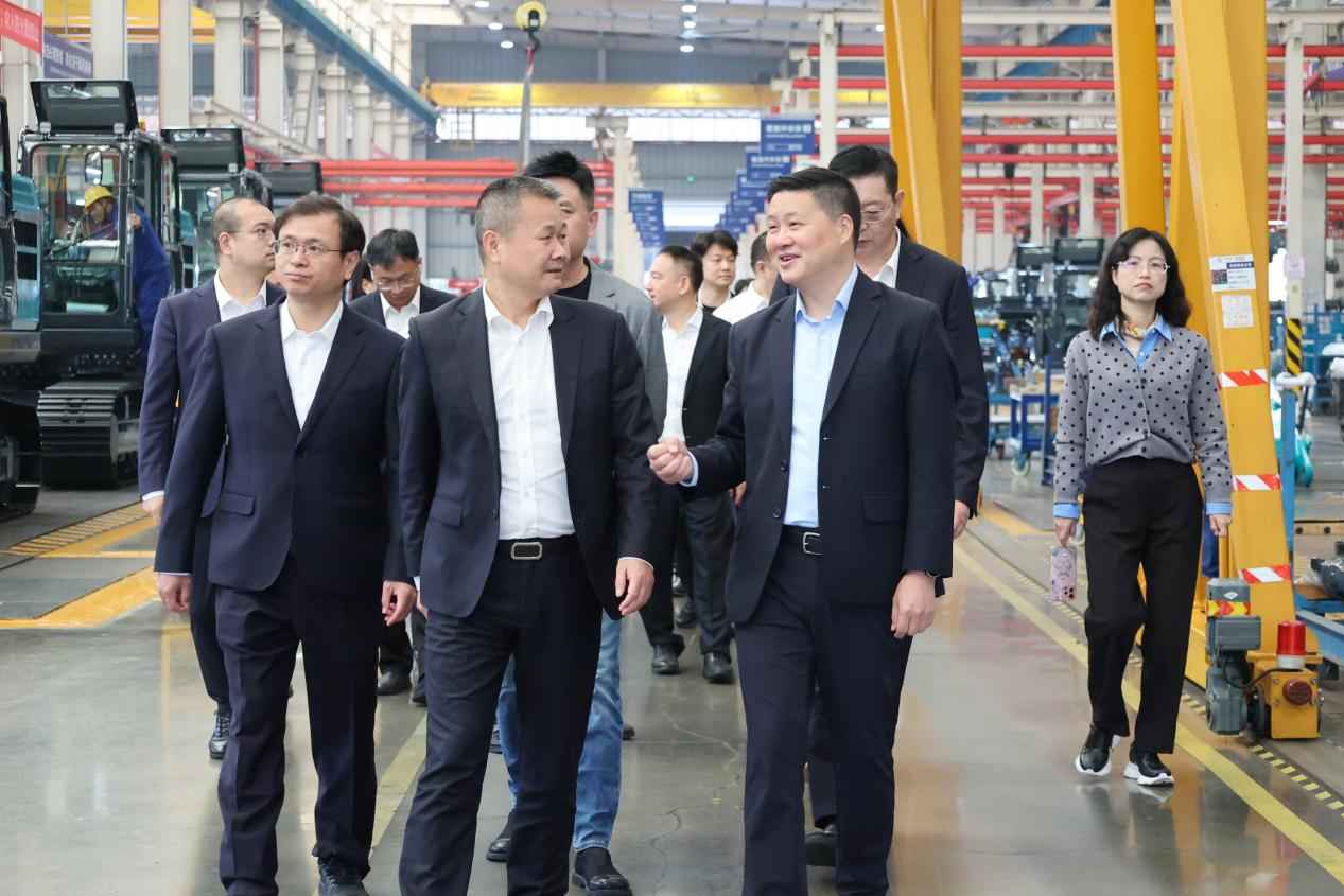 厦门海翼集团总司理金中权到访ezweb易利娱乐平台智能